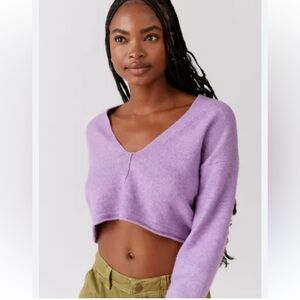 BDG Urban Outfitters Valeria Cropped Purple V-Neck Sweater Size Small‎ NWT